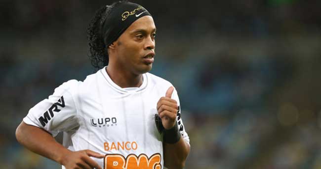 Ronaldinho Antalyaspor’a Gelmek İstiyor