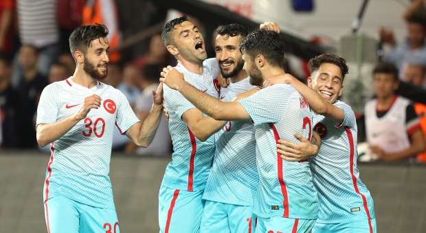 Milliler Antalya’da İkide İki Yaptı