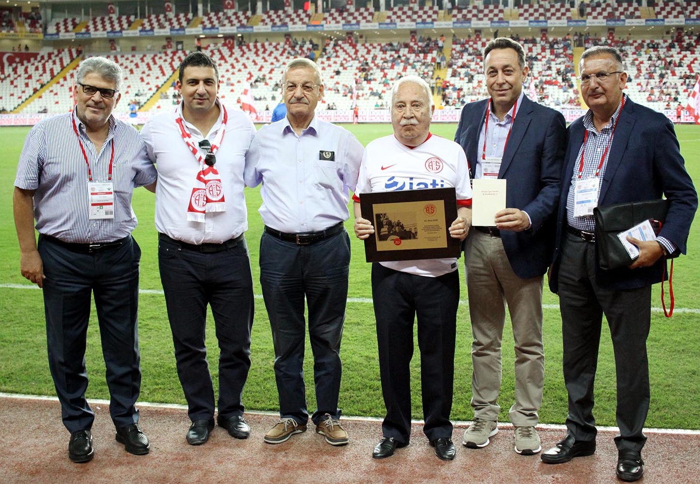 Akay Ekim’e Ahde Vefa