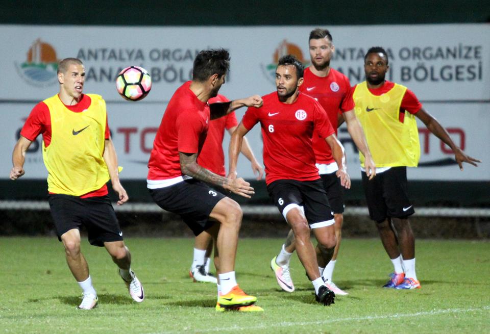 Galatasaray Hazırlıkları Devam Ediyor