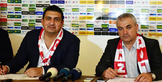 Rıza Çalımbay İmzayı Attı