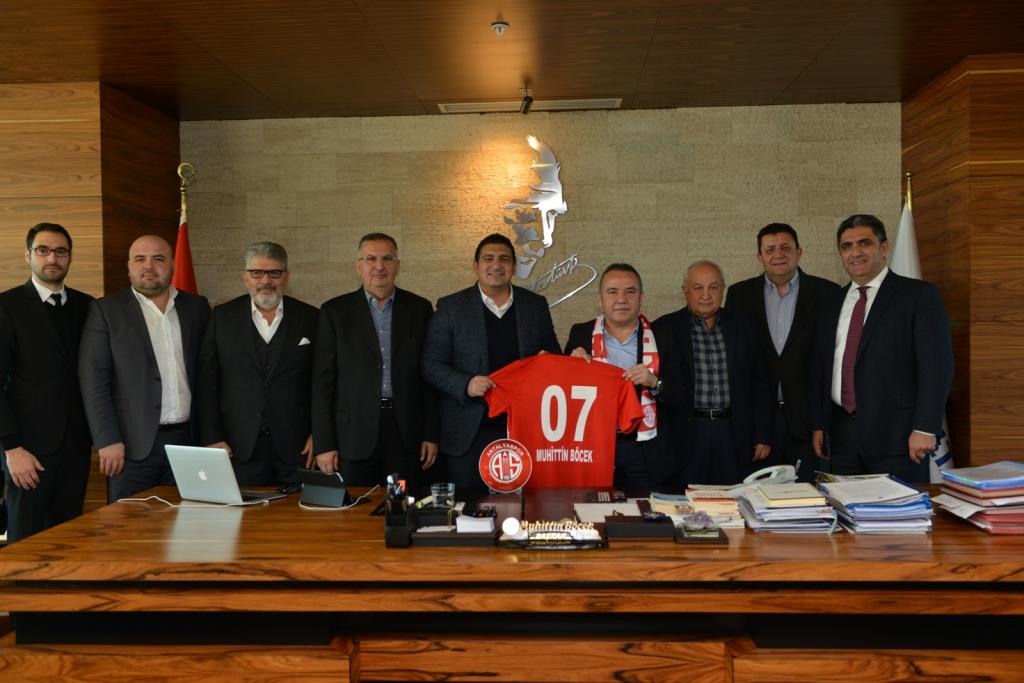 Muhittin Böcek: “Antalyaspor’un Yanındayız”