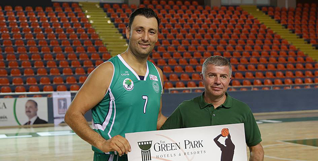 Nezih Özbakır Antalyaspor Yolunda