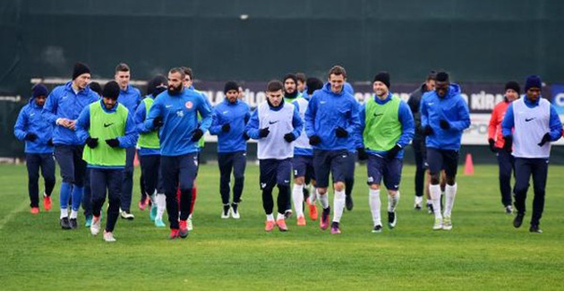 Sandro İlk Antrenmanına Çıktı