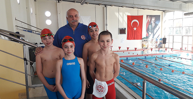 Yüzücüler Olimpiyatlara Hazırlanıyor