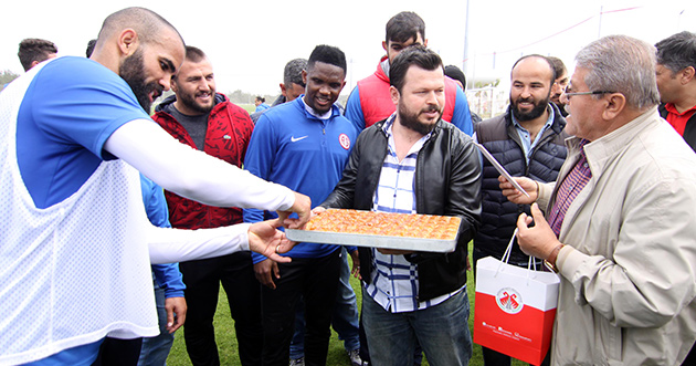 Antalyaspor’a Başpehlivanlardan Ziyaret