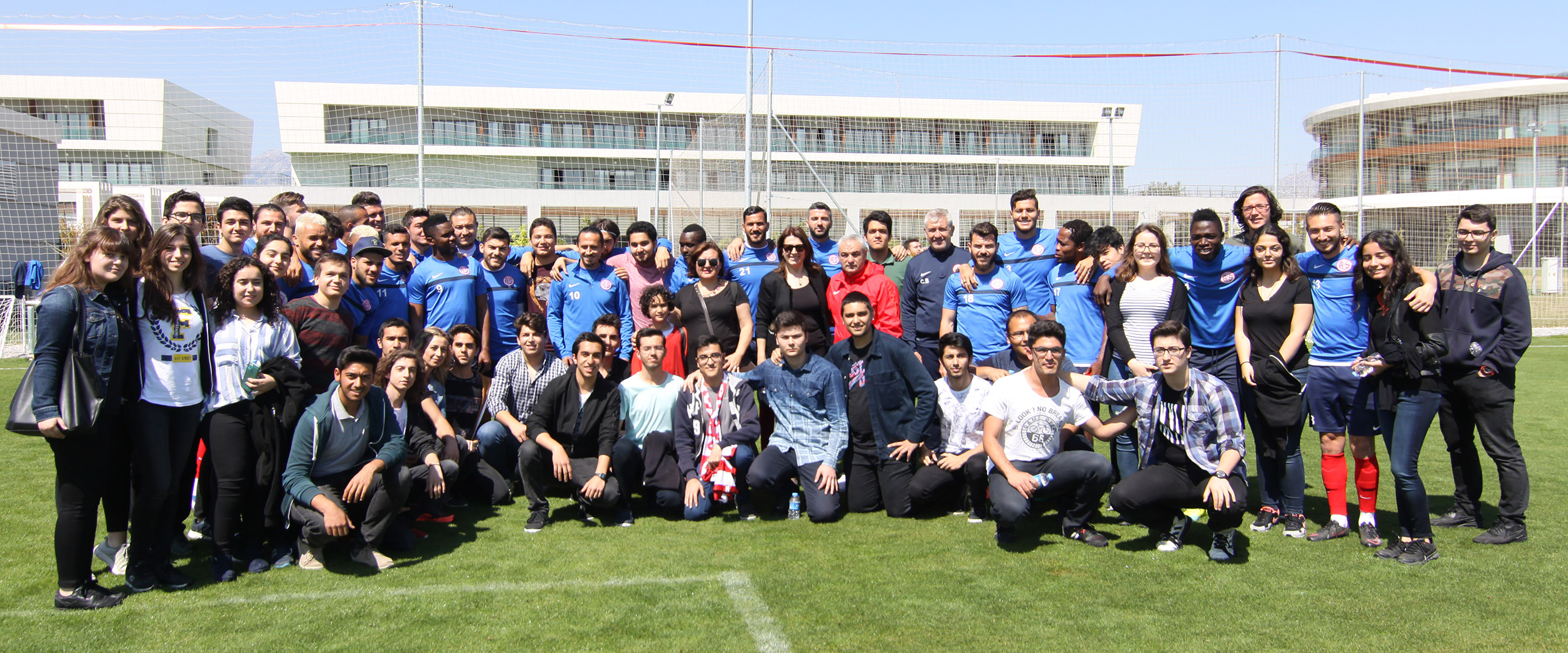 Öğrencilerden Antalyaspor’a Ziyaret