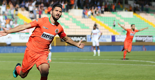 Emre Akbaba Transferi Belirsizliğini Koruyor