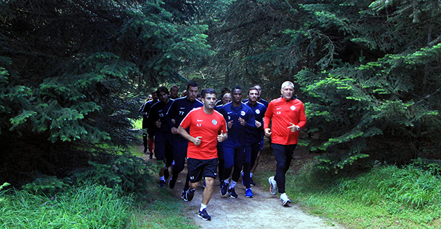 Çalımbay Oyuncuların Pestilini Çıkarıyor