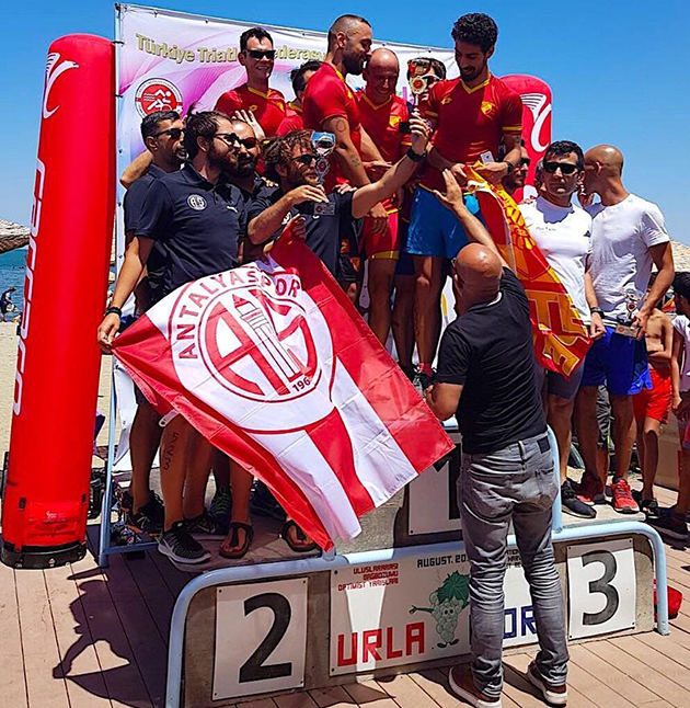 Triatlon Takımı Madalyaları Topladı