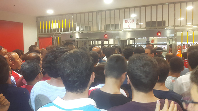 Antalya Stadyumu’nda Passolig Krizi