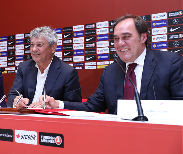 Lucescu İmzayı Attı