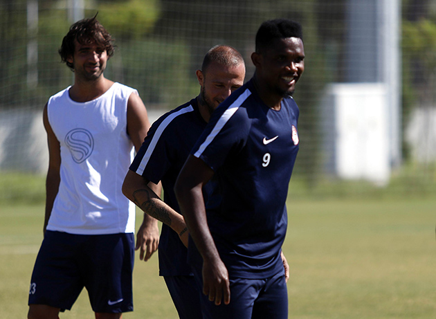 Eto’o Neşeli Tavırlarıyla Dikkat Çekti