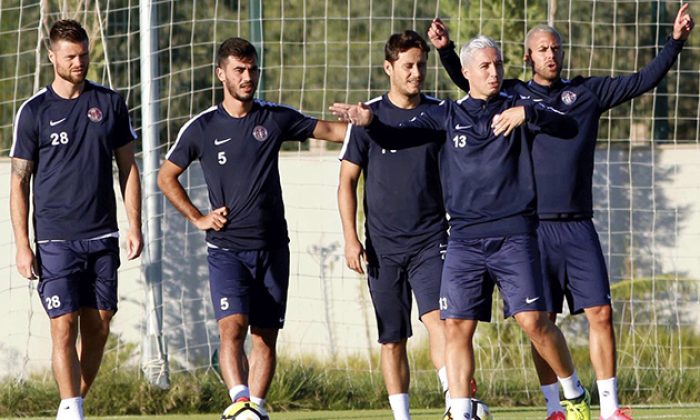Göztepe Kamp Kadrosu Belli Oldu