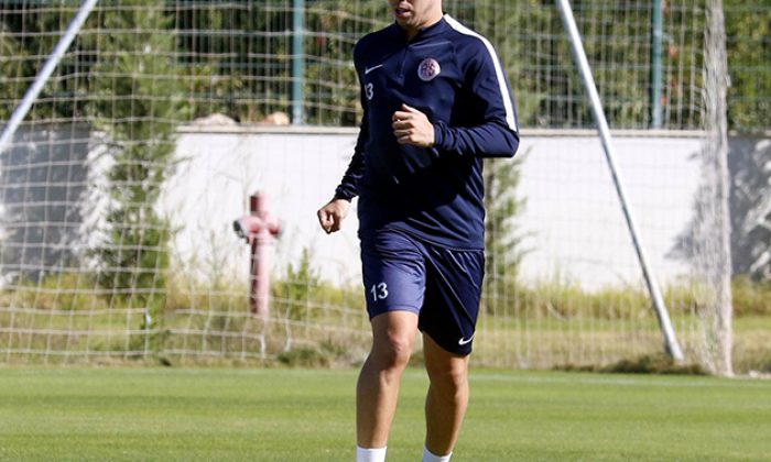 Samir Nasri İngiltere’ye Dönüyor