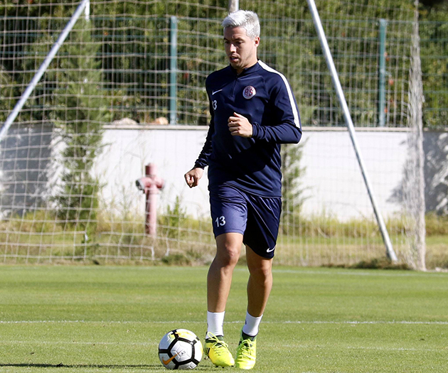 Nasri Süper Lig’de Kalabilir