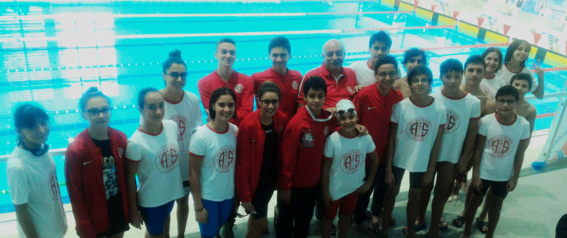 Antalyaspor’un Yüzücülerinden Yeni Başarı