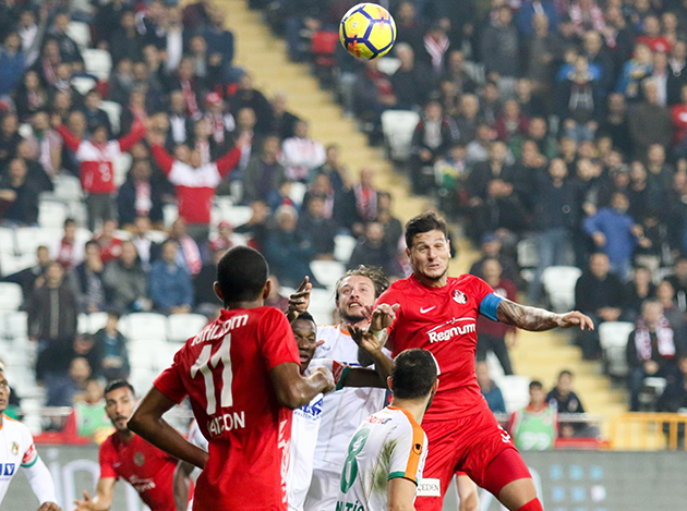 Diego Angelo Ligdeki 200. Maçına Çıktı