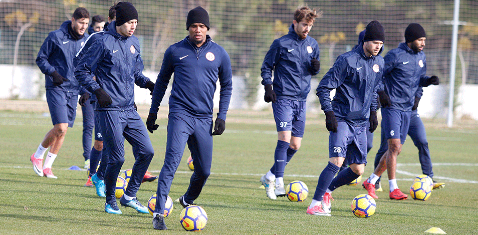 Akhisarspor Hazırlıkları Sürüyor