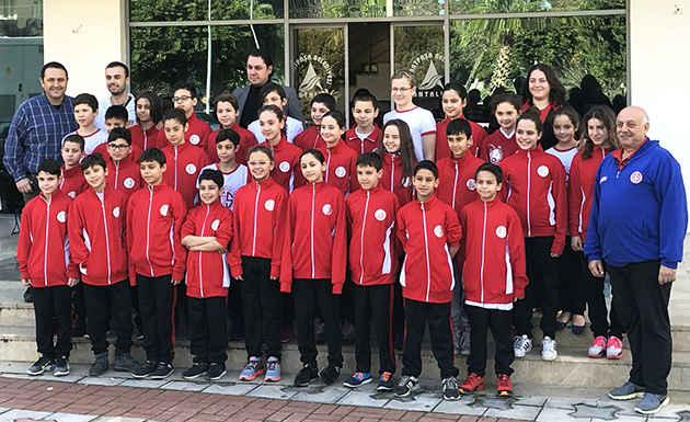 Minik Yüzücüler Yarışa Damga Vurdu
