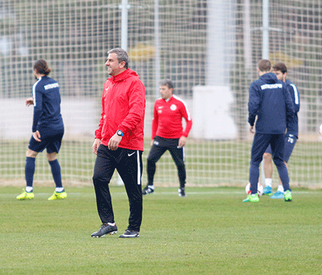 Hamzaoğlu: “Mücadele Eden Antalyaspor’u Oluşturuyoruz”