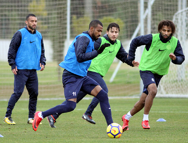 Son Çalışma Yağmur Altında Yapıldı