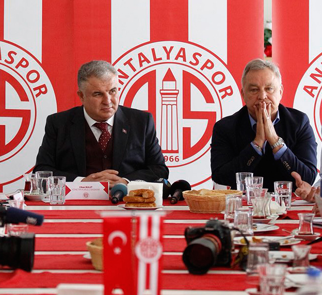 İç Transferde Dokuz Oyuncuyla Görüşülüyor