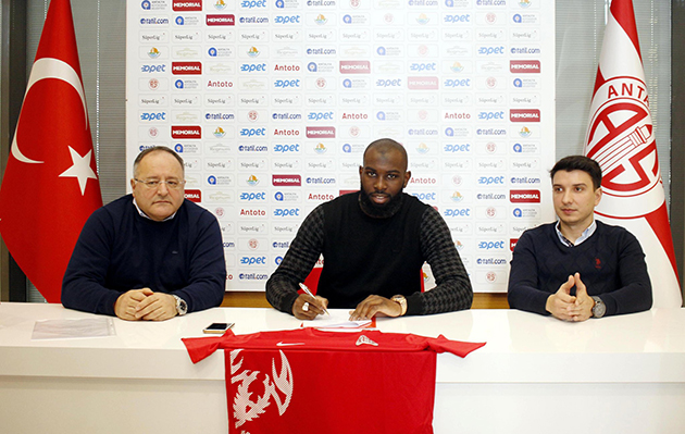 Souleymane Doukara İmzayı Attı