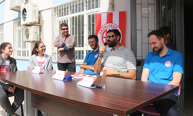 Basketbolcular, Yeniköy Ortaokulu’nun Konuğu Oldu