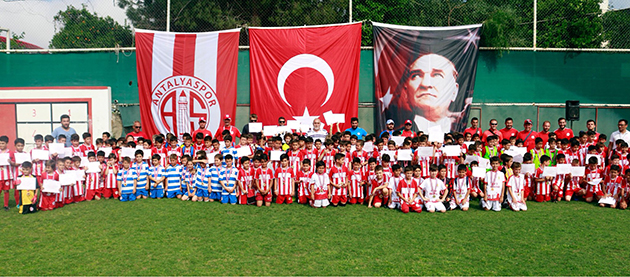 Antalyaspor Futbol Okulları Turnuvada Buluştu