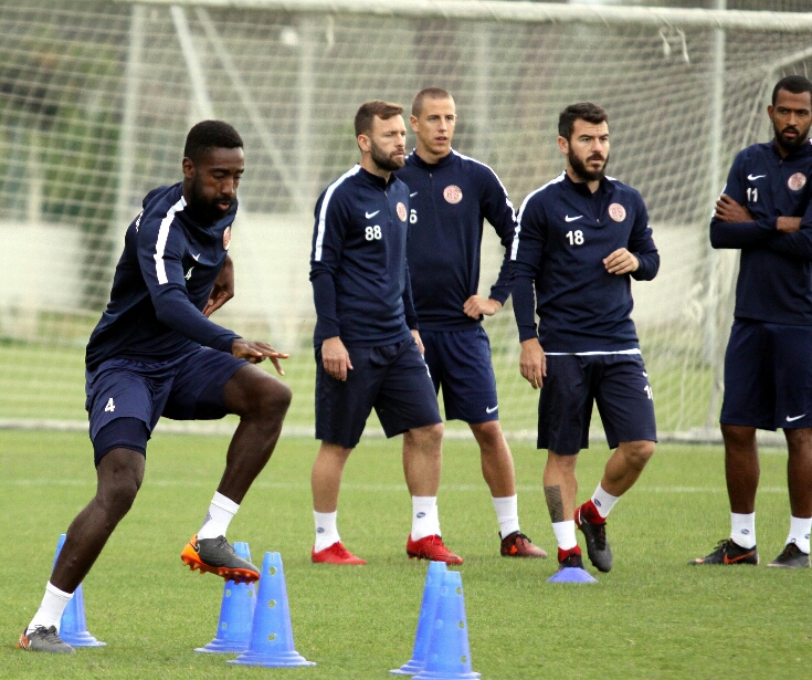 Antalyaspor Kampa Girdi