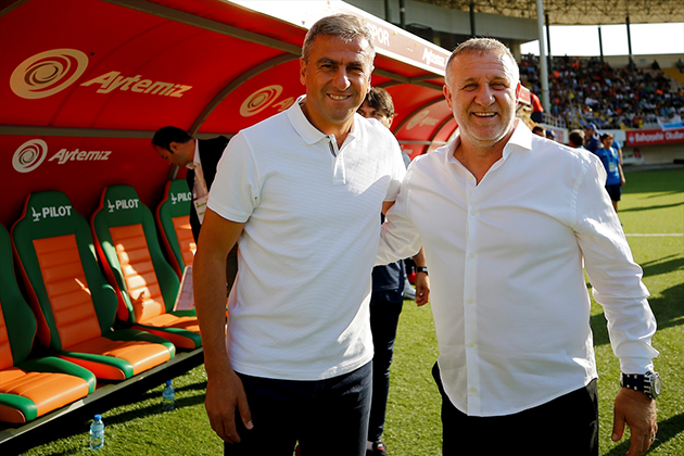 Hamzaoğlu: “Antalyaspor Tarihinin En Zor Sezonlarından Birisiydi”