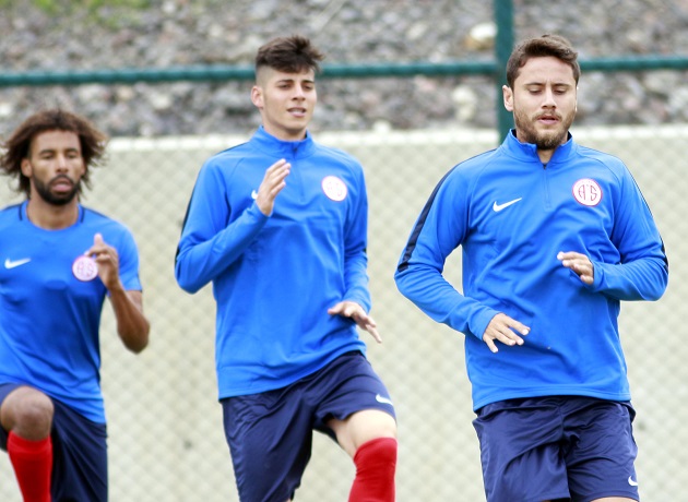 Antalyaspor Erzurum Kampını Sürdürüyor