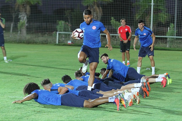 Kayserispor Maçı Öncesi Antalya’da Son Antrenman Yapıldı