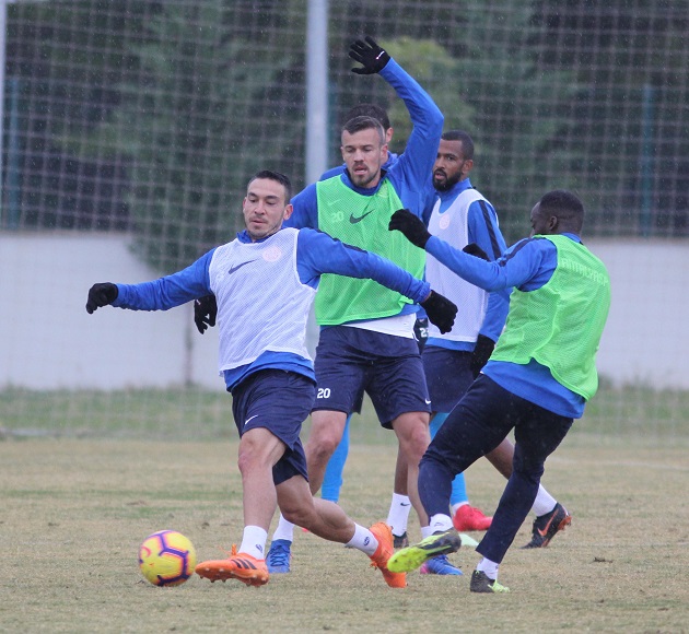 Antalyaspor’da Hazırlıklar Yağmur Altında Sürüyor