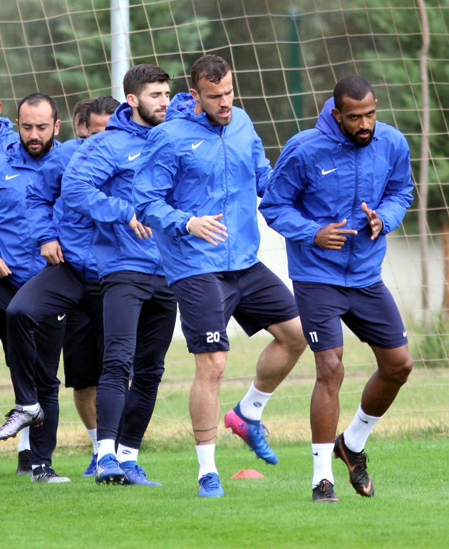 Göztepe Hazırlıkları Yağmur Altında Sürdü
