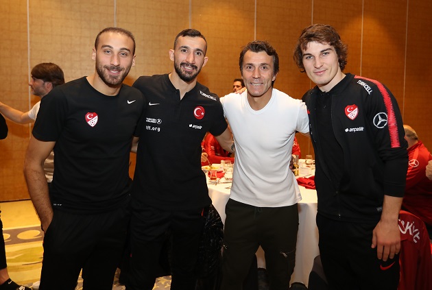 Teknik Direktör Bülent Korkmaz, A Milli Takım Kampını Ziyaret Etti