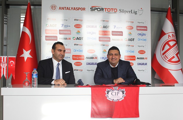 Hentbol Takımı’na CIP Travel Agency İsim ve Forma Sponsoru Oldu