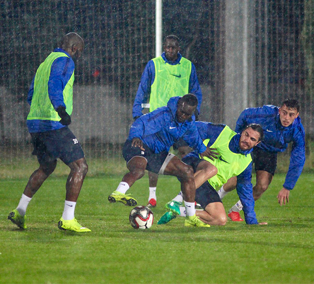 Kupa Hazırlıkları Yağmur Altında Devam Etti