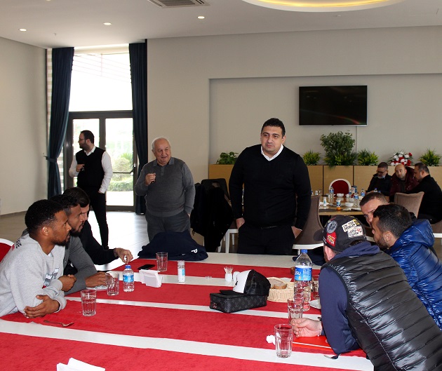 Öztürk: “Beşiktaş Sizi Yenmedi, Siz Beşiktaş’a Yenildiniz”