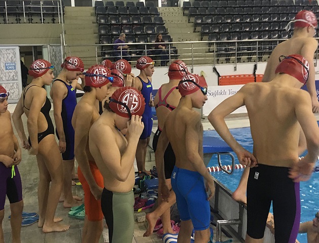 Antalyaspor Yüzme Takımı Madalyaları Topladı