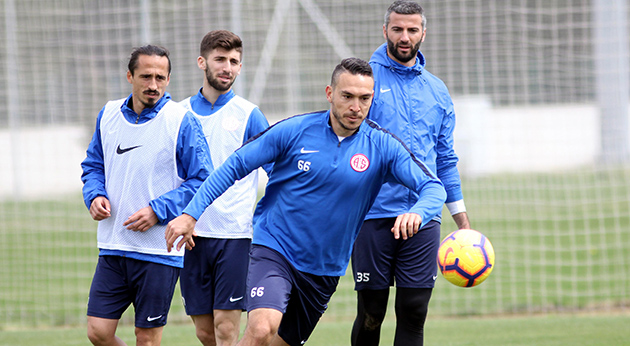 Antalyaspor Günün Tek Çalışmasını Gerçekleştirdi