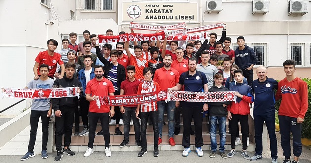 Antalyaspor Hentbol Takımı Karatay Anadolu Lisesi’ne Konuk Oldu