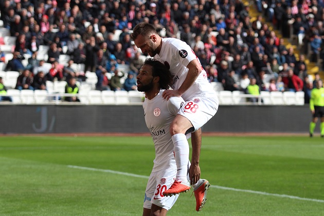 Nazım Sangare En Fazla Süre Alan İsim Oldu