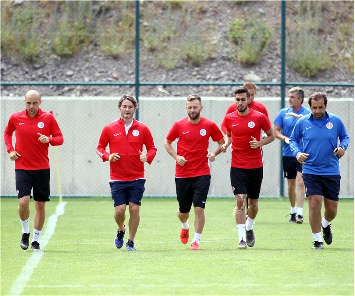 Sakatlıkları Süren Futbolculara Özel Antrenman