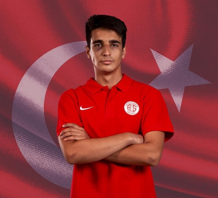 Serhat Karadoğan U18 Hentbol Milli Takımı’nda