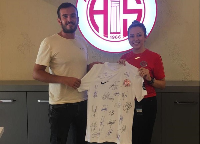 Antalyaspor Store’un İlk Hediyesi Sahibini Buldu
