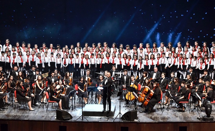 Kayserispor Maçı Öncesinde Gençlik Orkestrasından Mini Konser