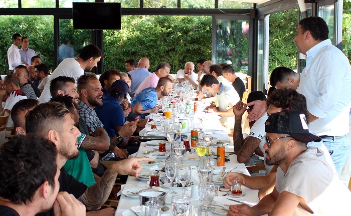 Yönetim, Teknik Heyet ve Oyuncular Yemek Organizasyonunda Buluştu