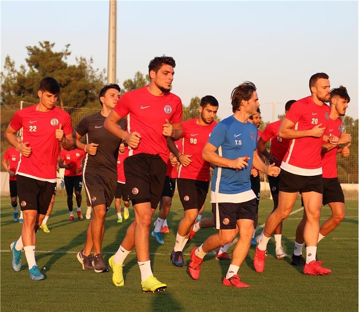 Fenerbahçe Hazırlıkları Devam Ediyor